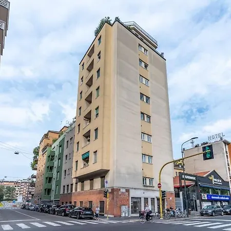 Apartment Giorgina's One Bedroom 20 Minuts Walking To Duomo Milan